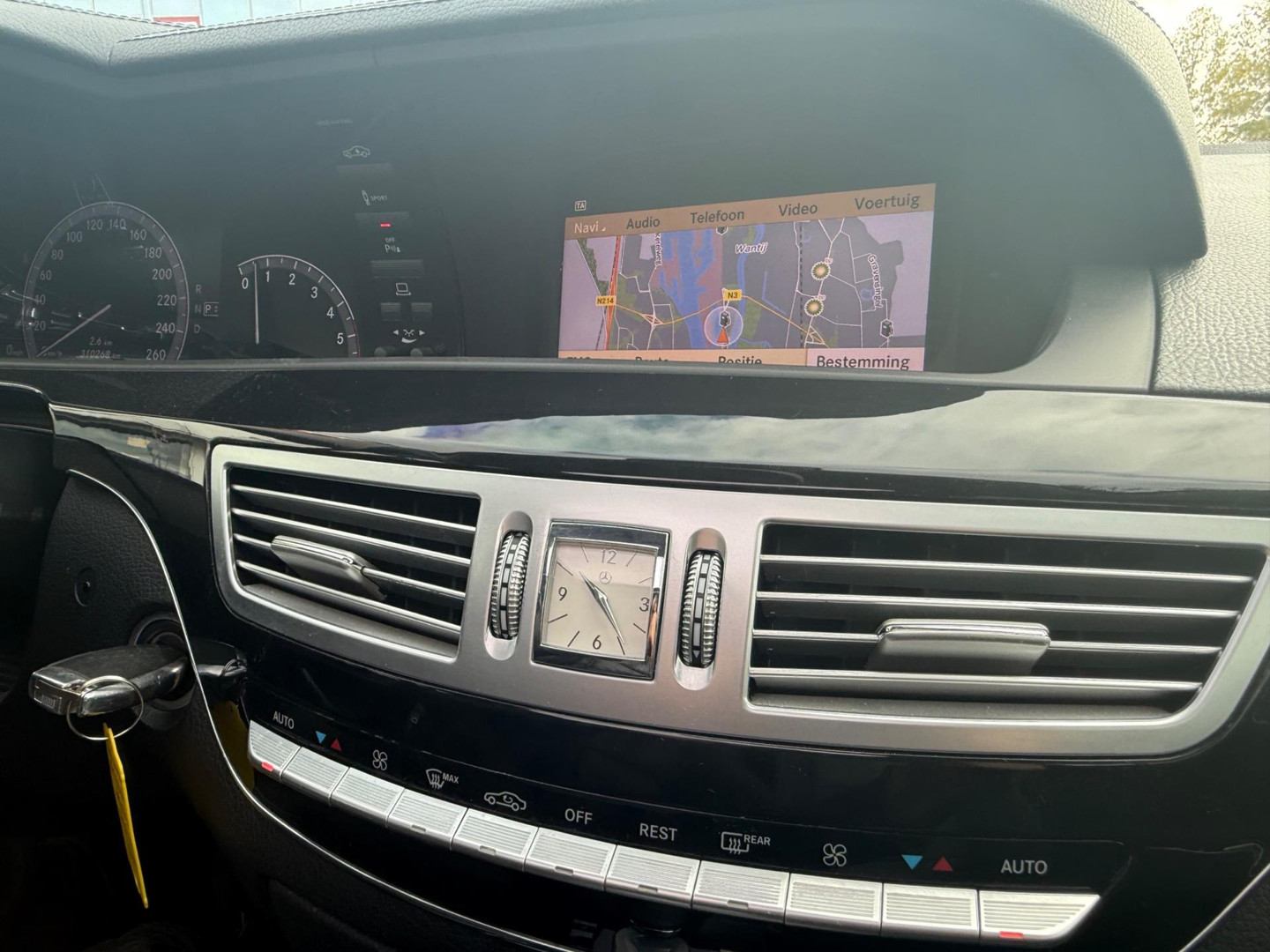 Mercedes-Benz Mercedes-Benz