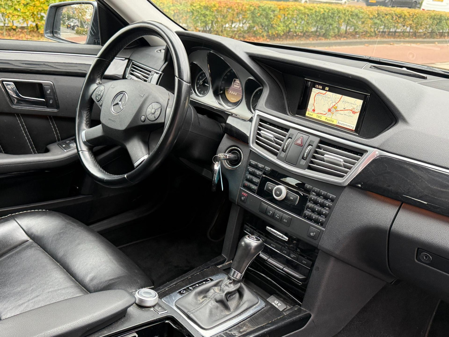 Mercedes-Benz Mercedes-Benz