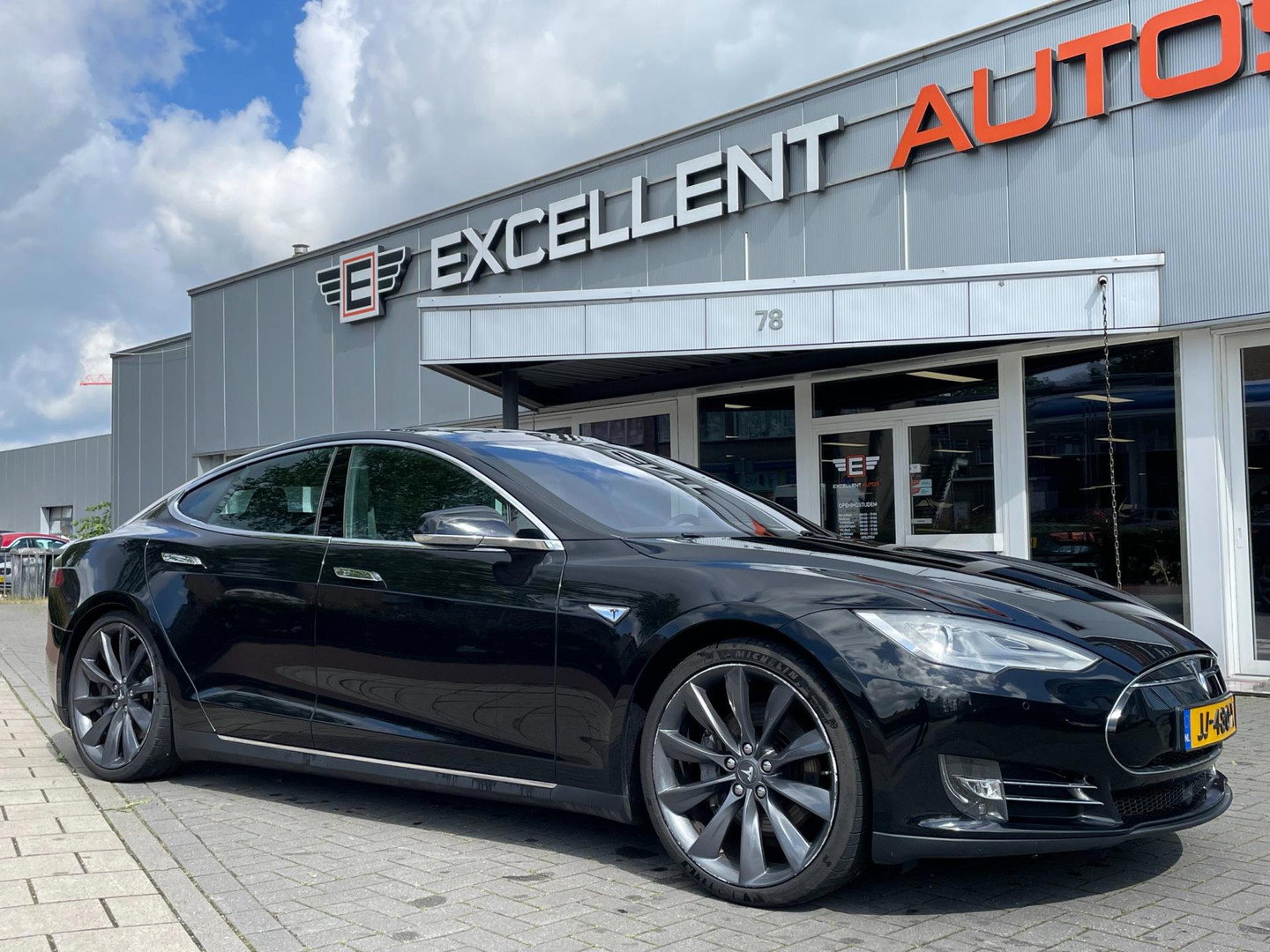 Tesla Tesla