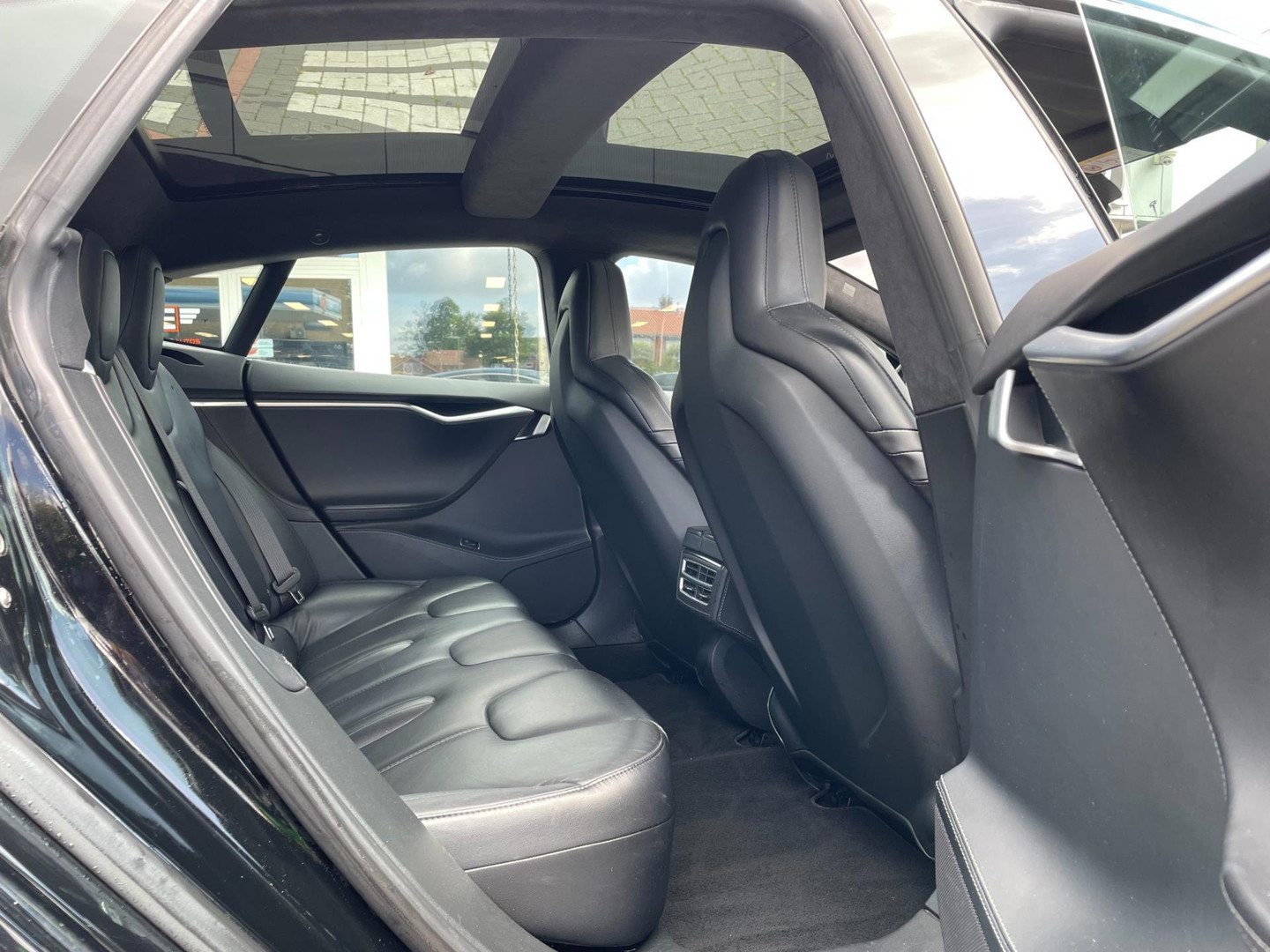 Tesla Tesla