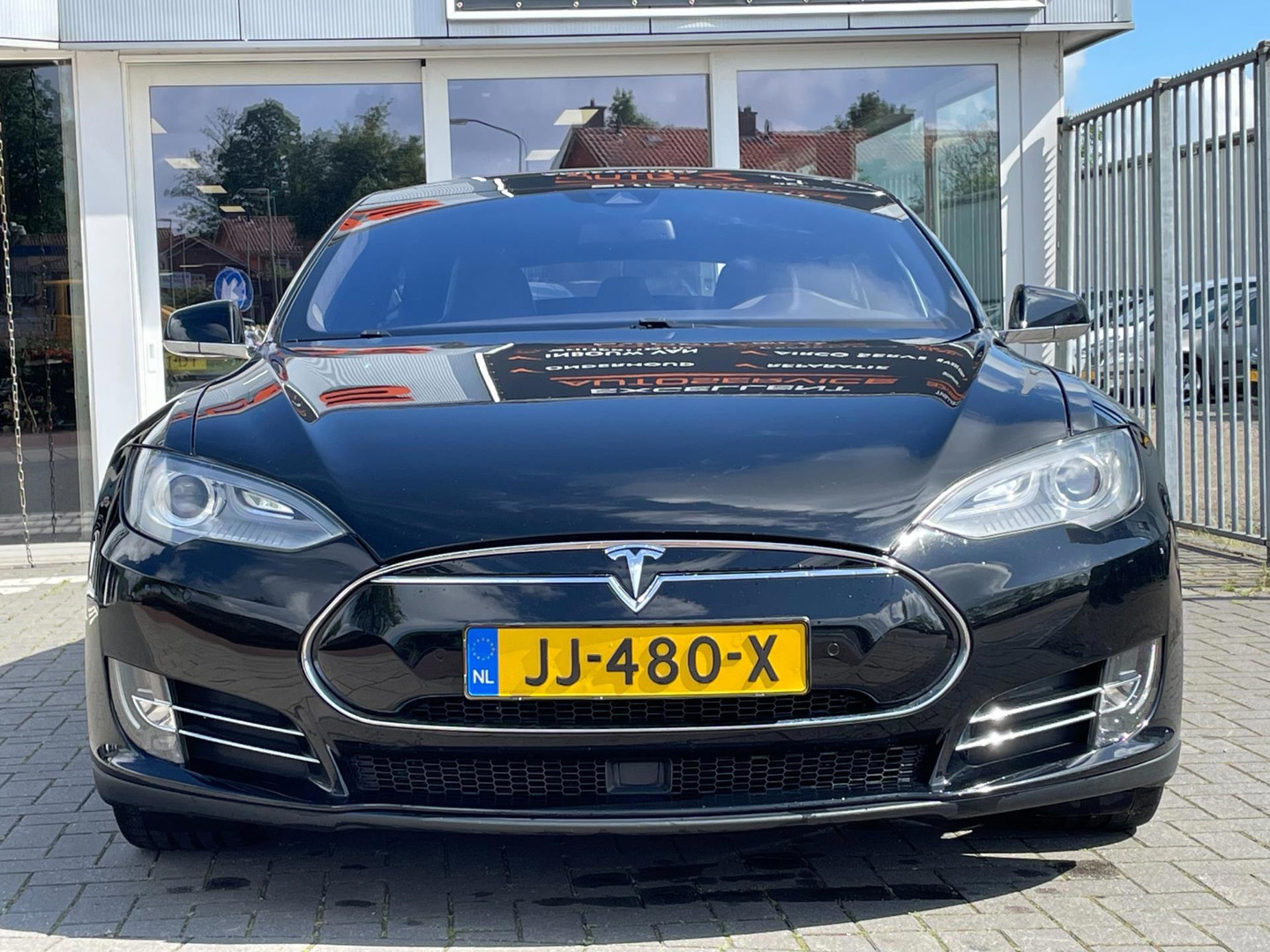 Tesla Tesla