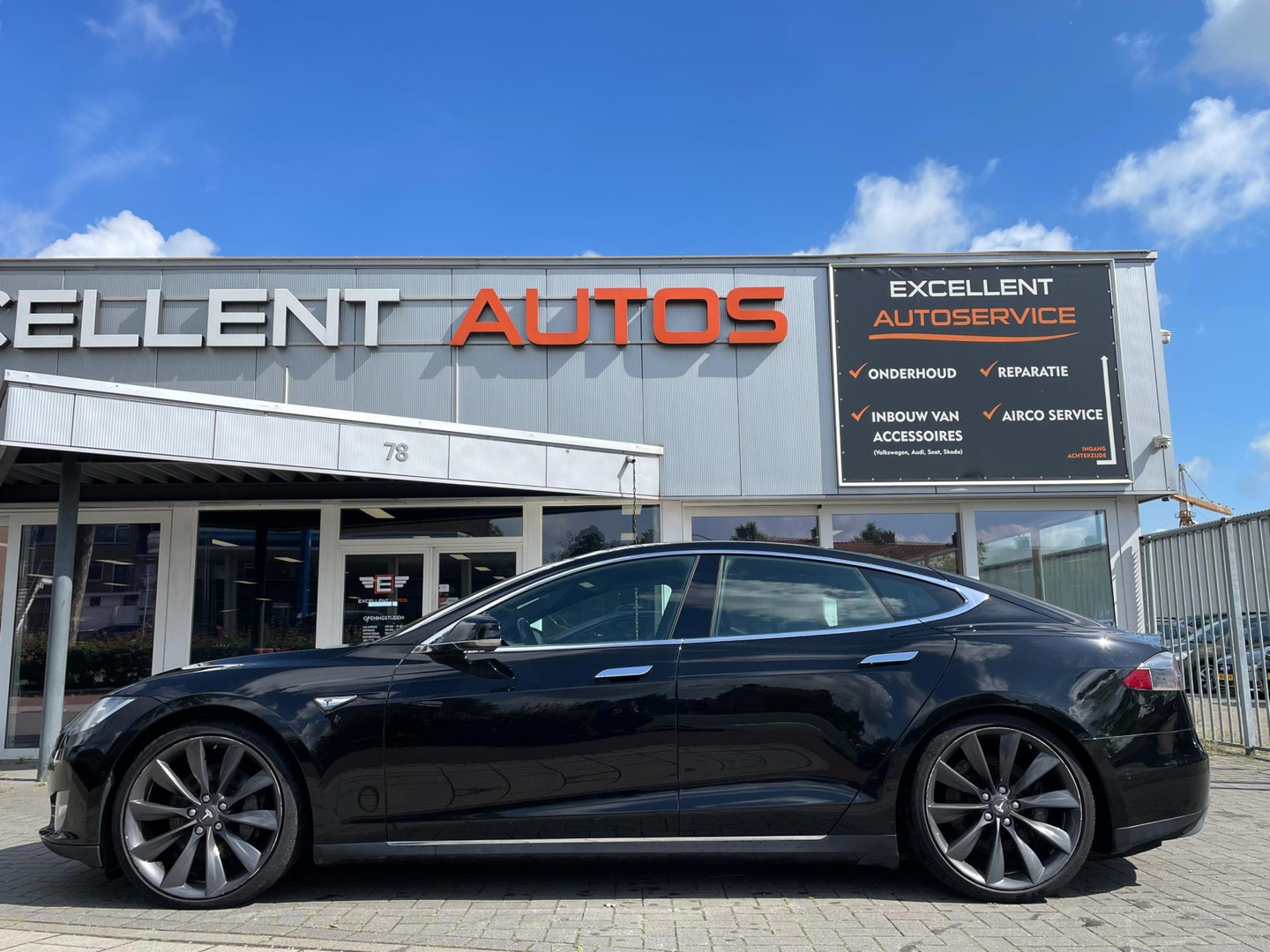 Tesla Tesla