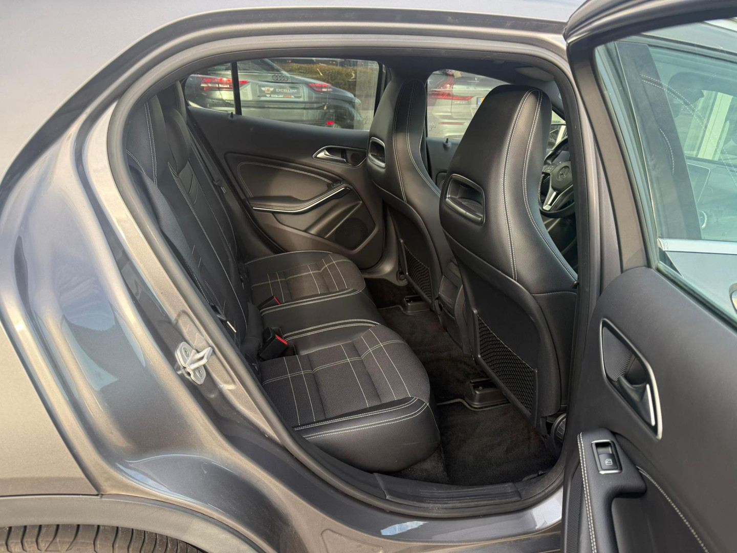 Mercedes-Benz Mercedes-Benz