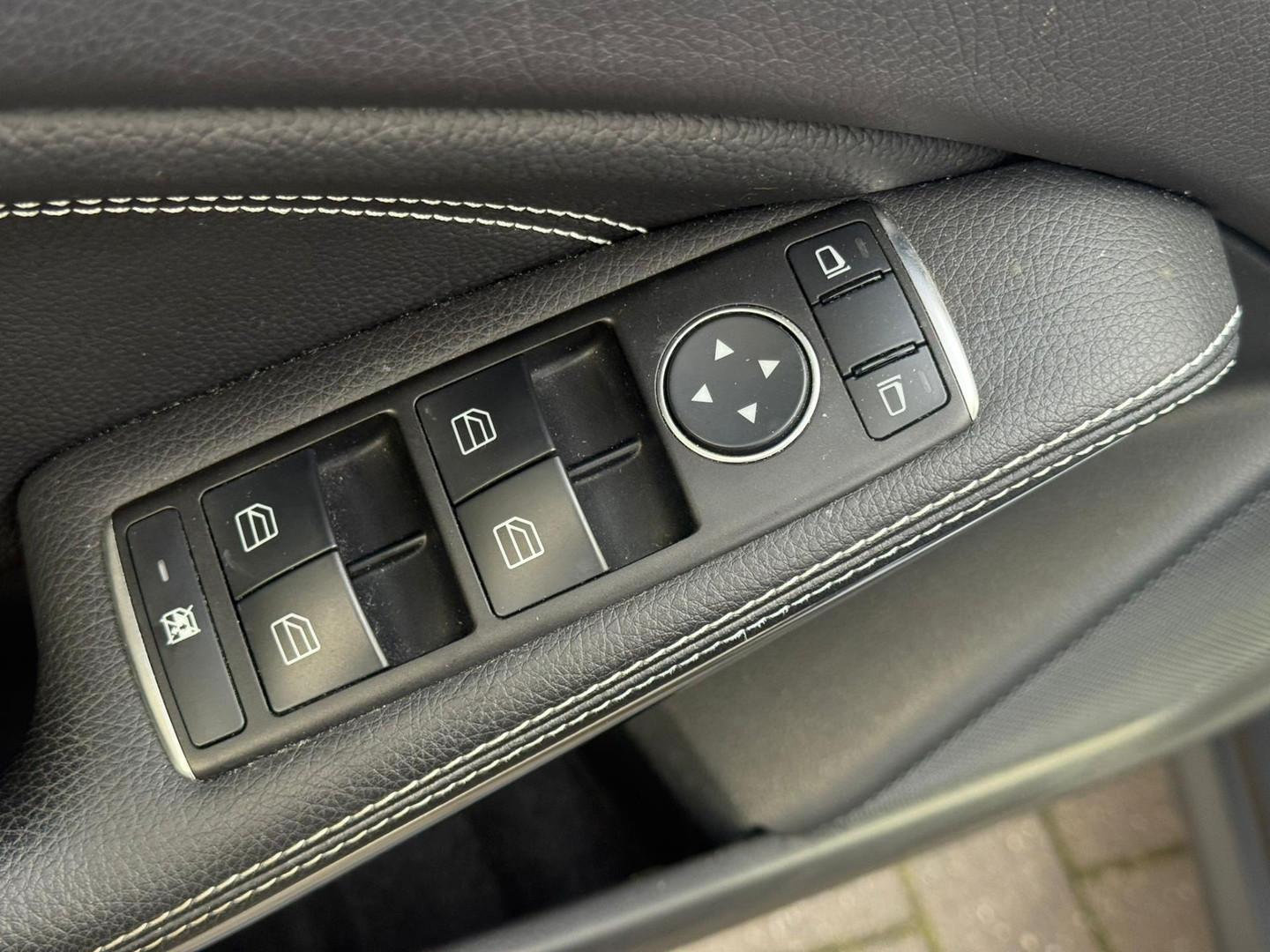 Mercedes-Benz Mercedes-Benz