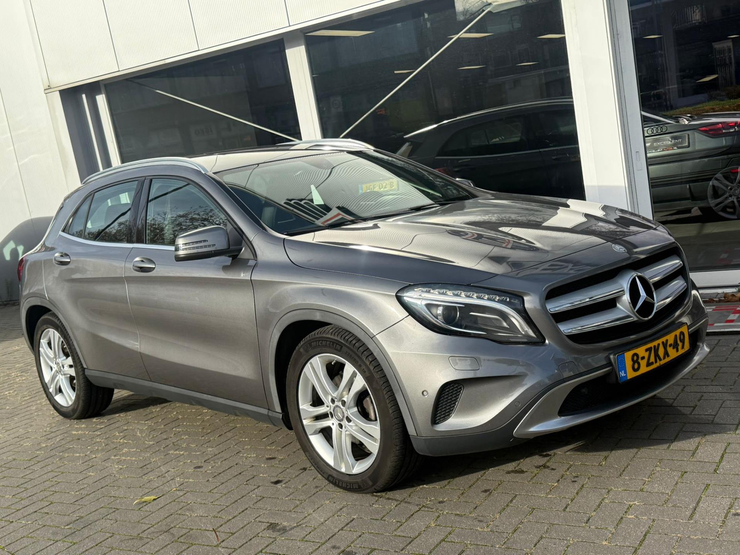 Mercedes-Benz Mercedes-Benz