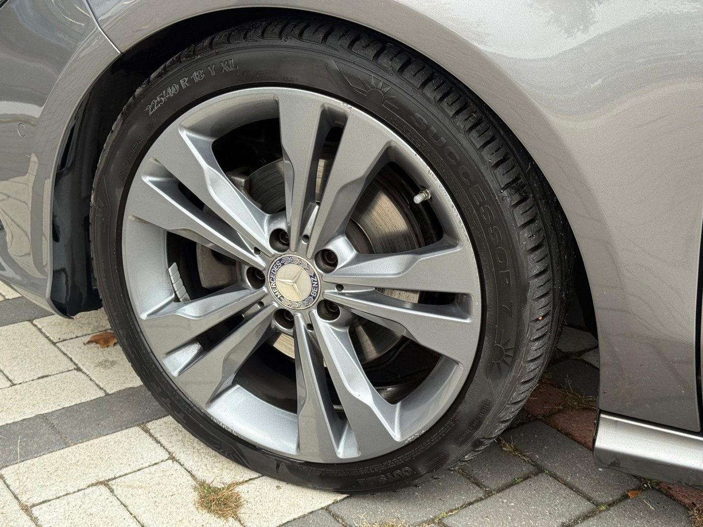 Mercedes-Benz Mercedes-Benz