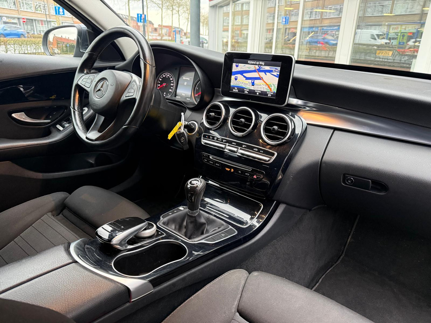 Mercedes-Benz Mercedes-Benz