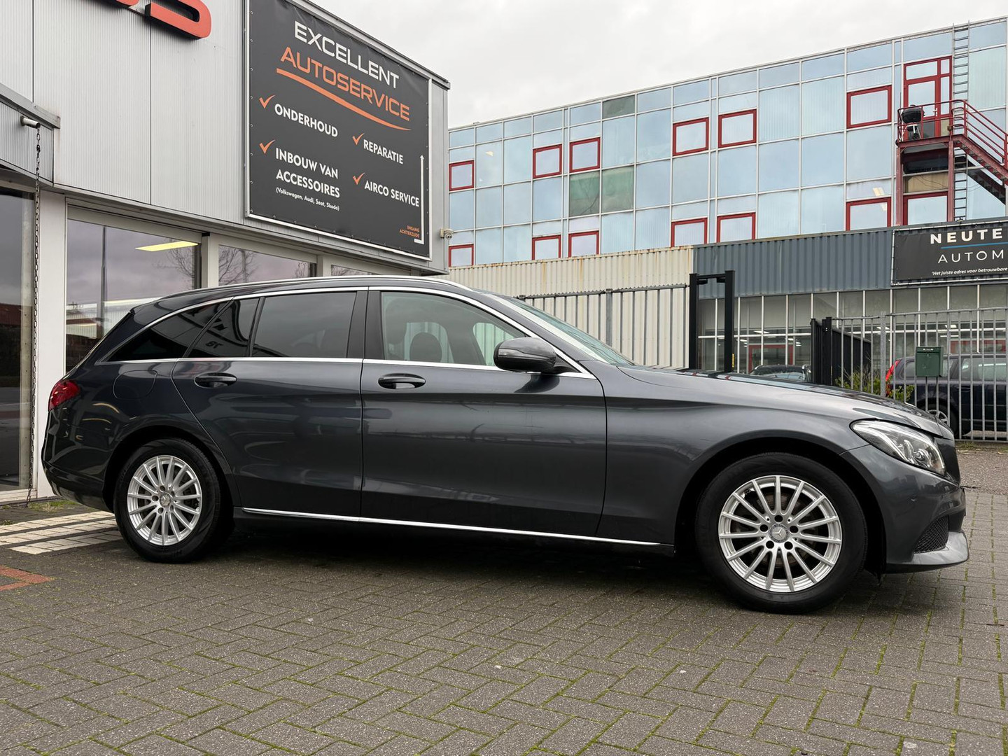 Mercedes-Benz Mercedes-Benz