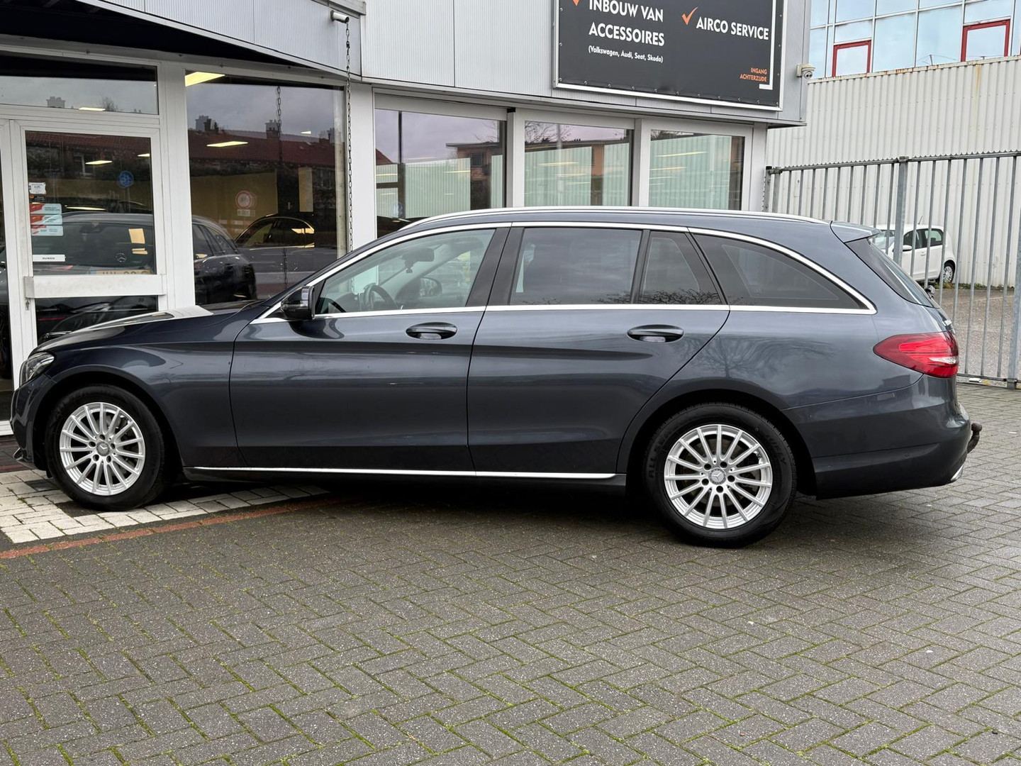 Mercedes-Benz Mercedes-Benz