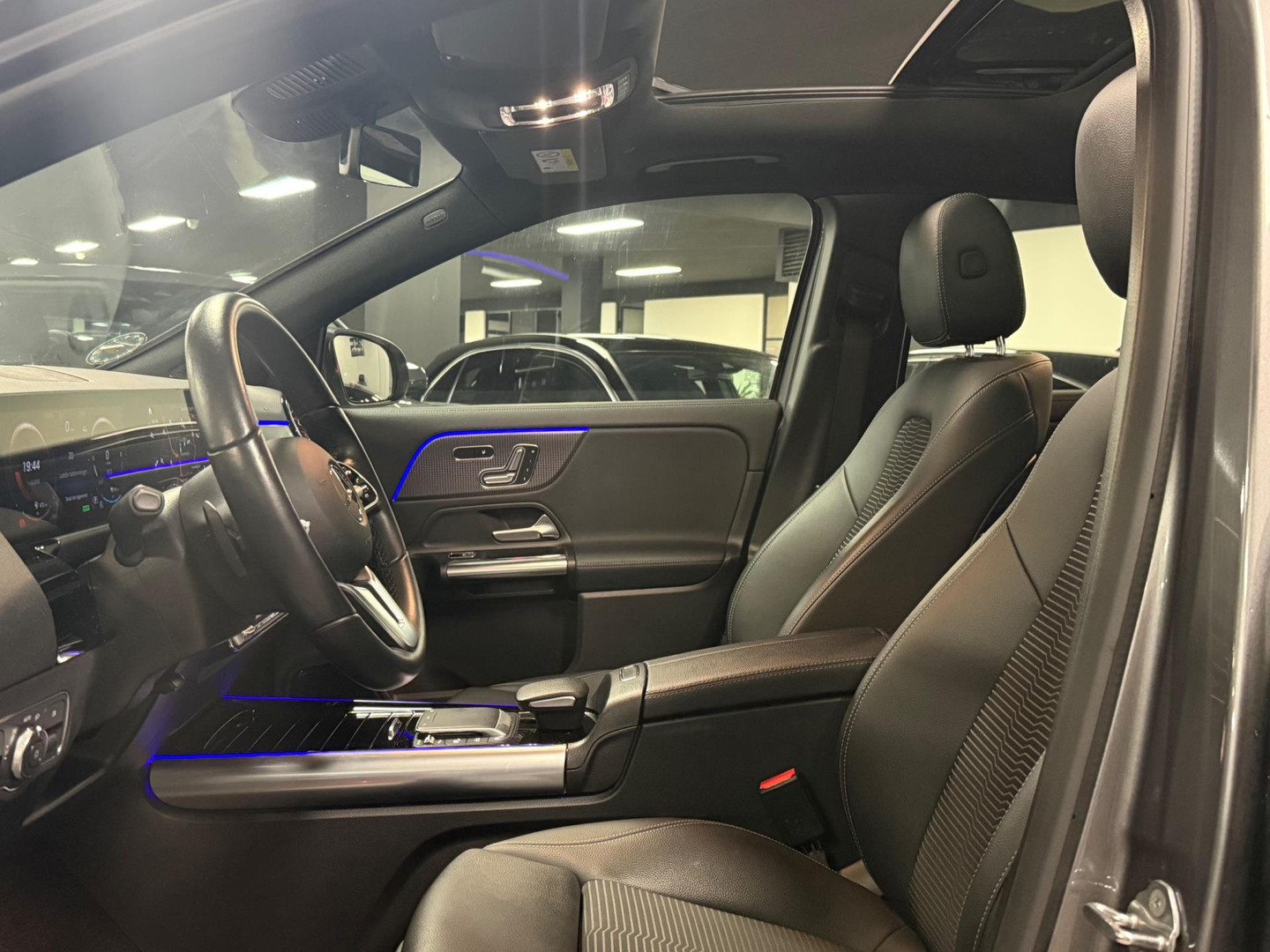 Mercedes-Benz Mercedes-Benz