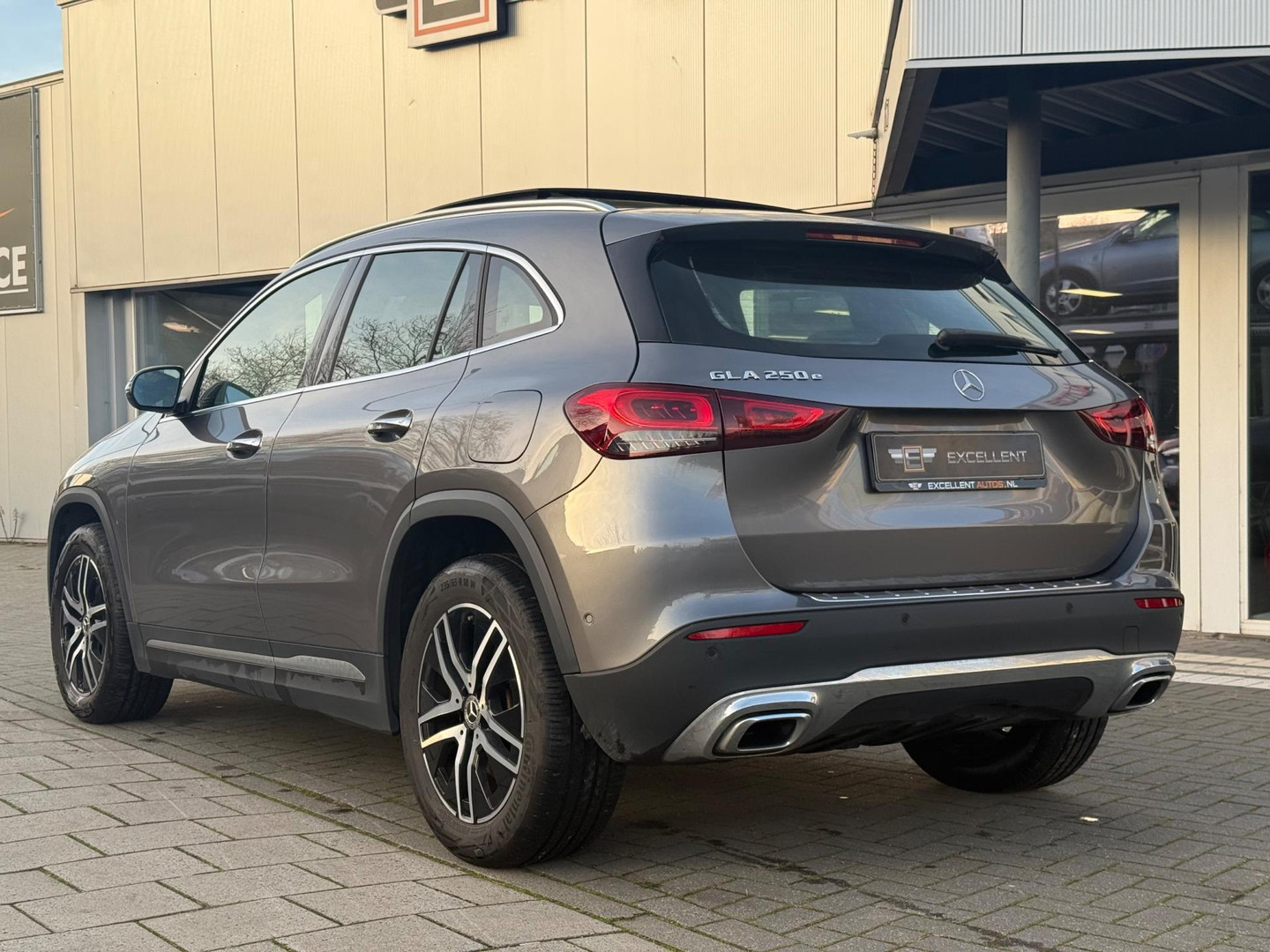 Mercedes-Benz Mercedes-Benz