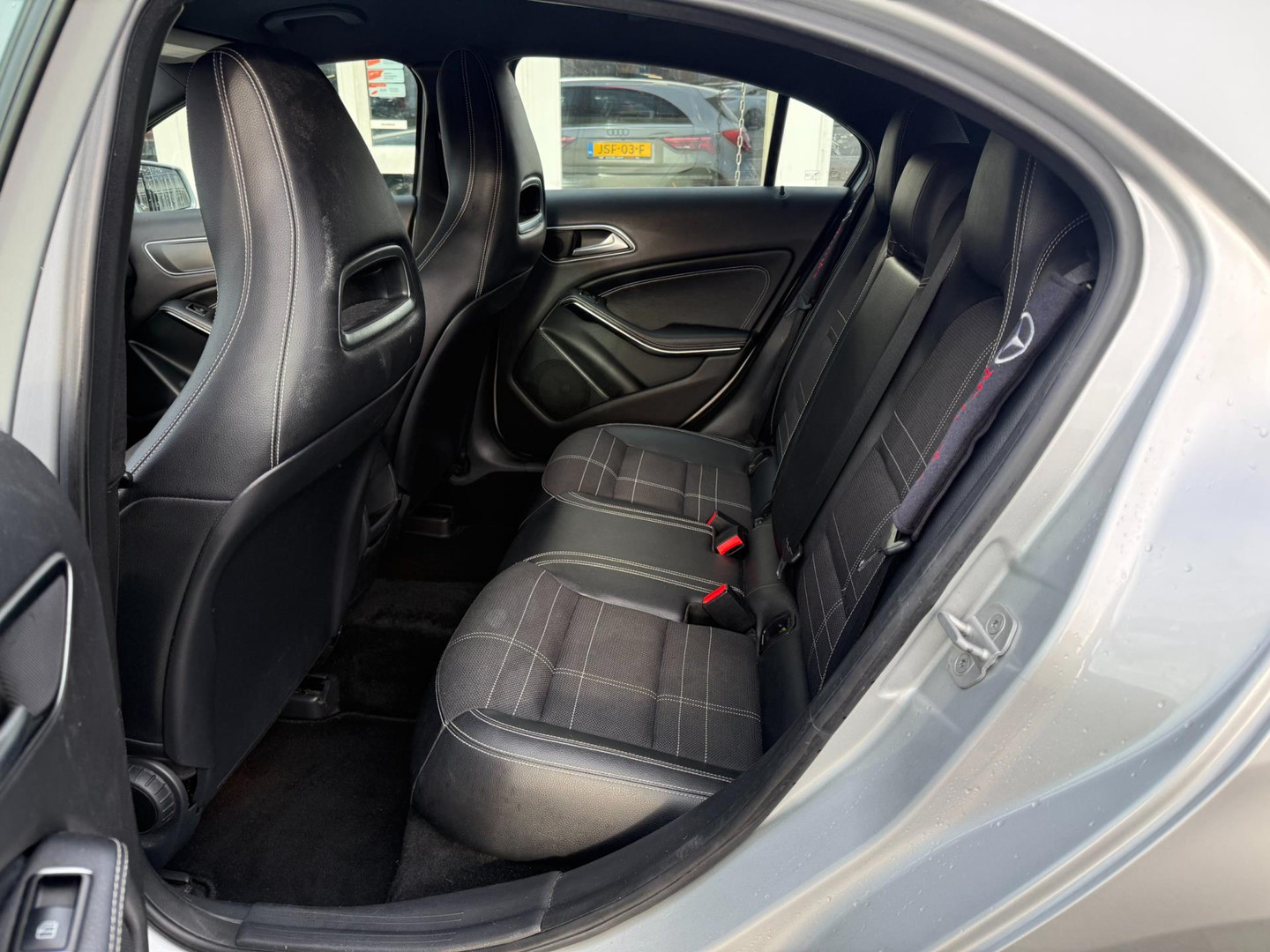 Mercedes-Benz Mercedes-Benz