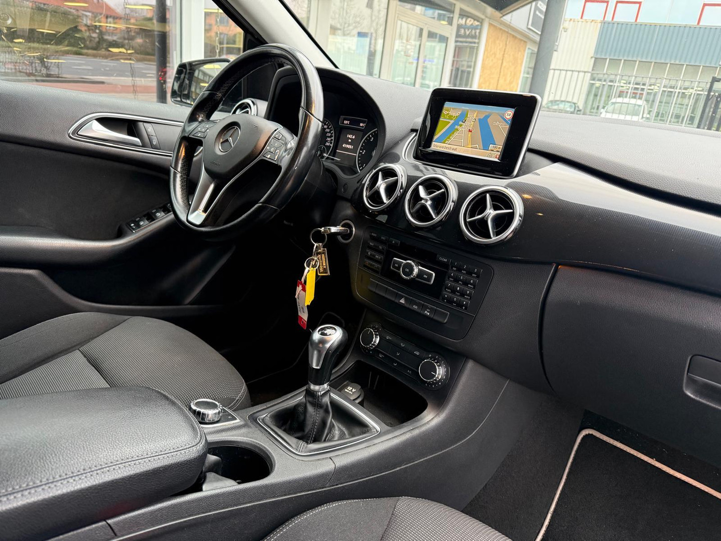 Mercedes-Benz Mercedes-Benz