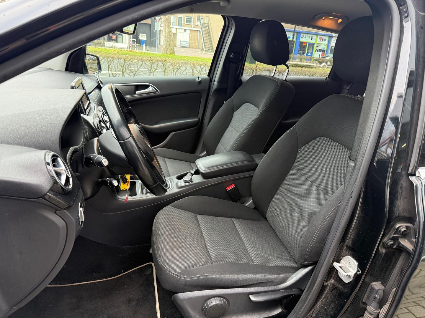 Mercedes-Benz Mercedes-Benz