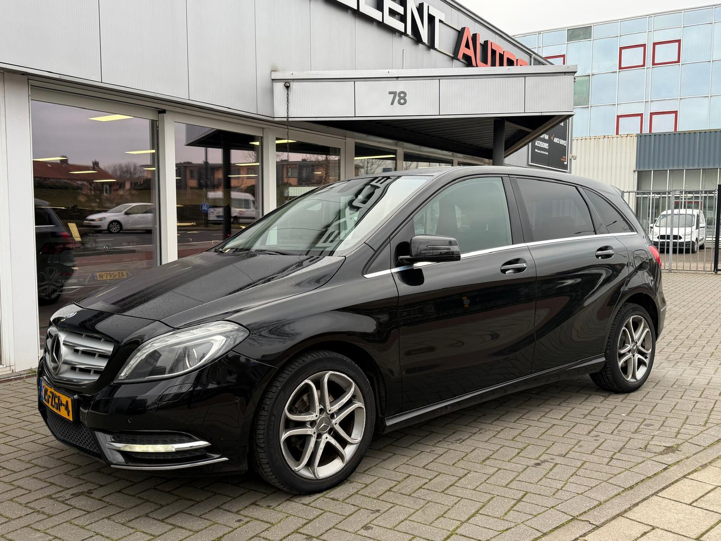 Mercedes-Benz Mercedes-Benz