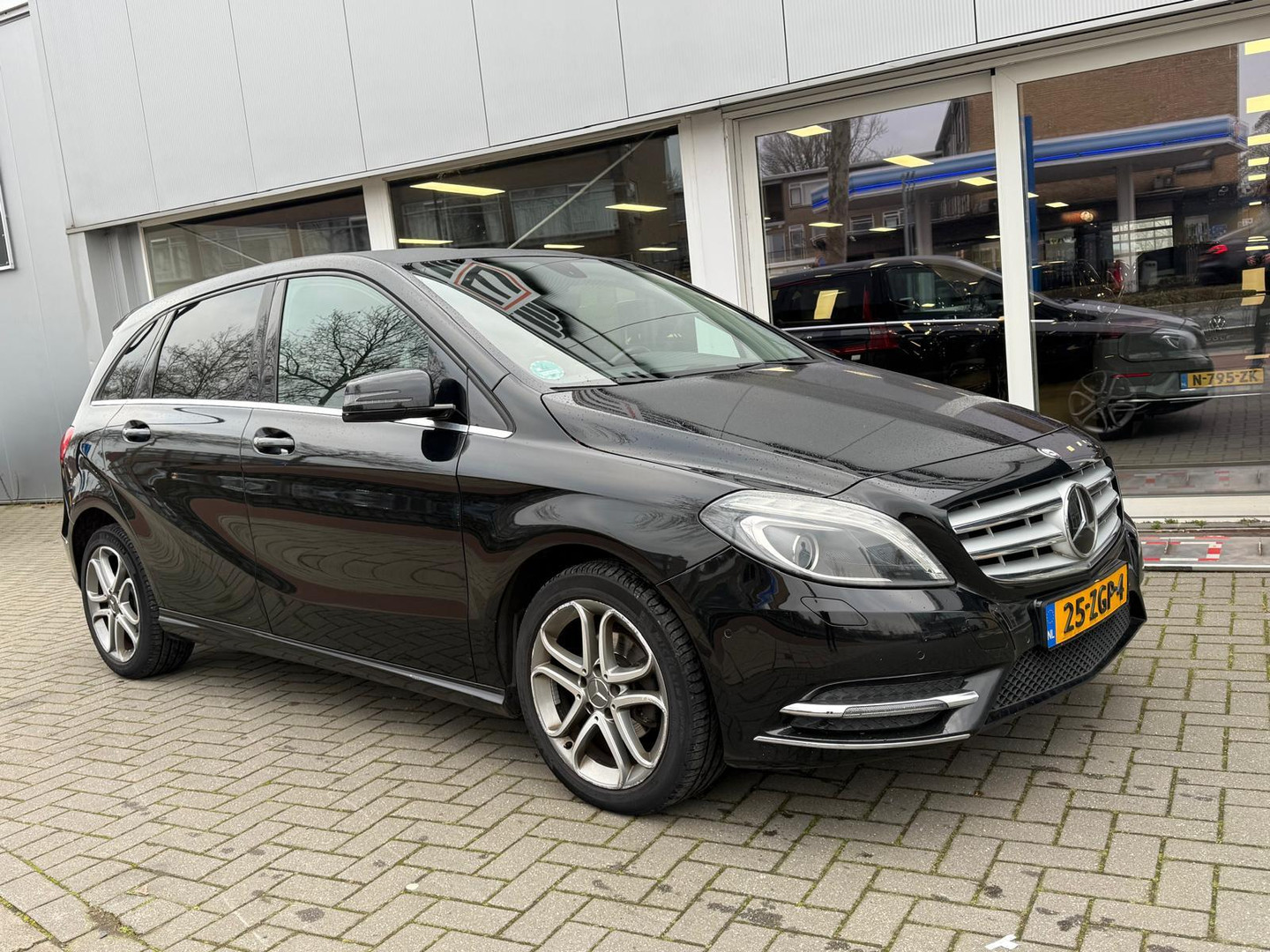 Mercedes-Benz Mercedes-Benz