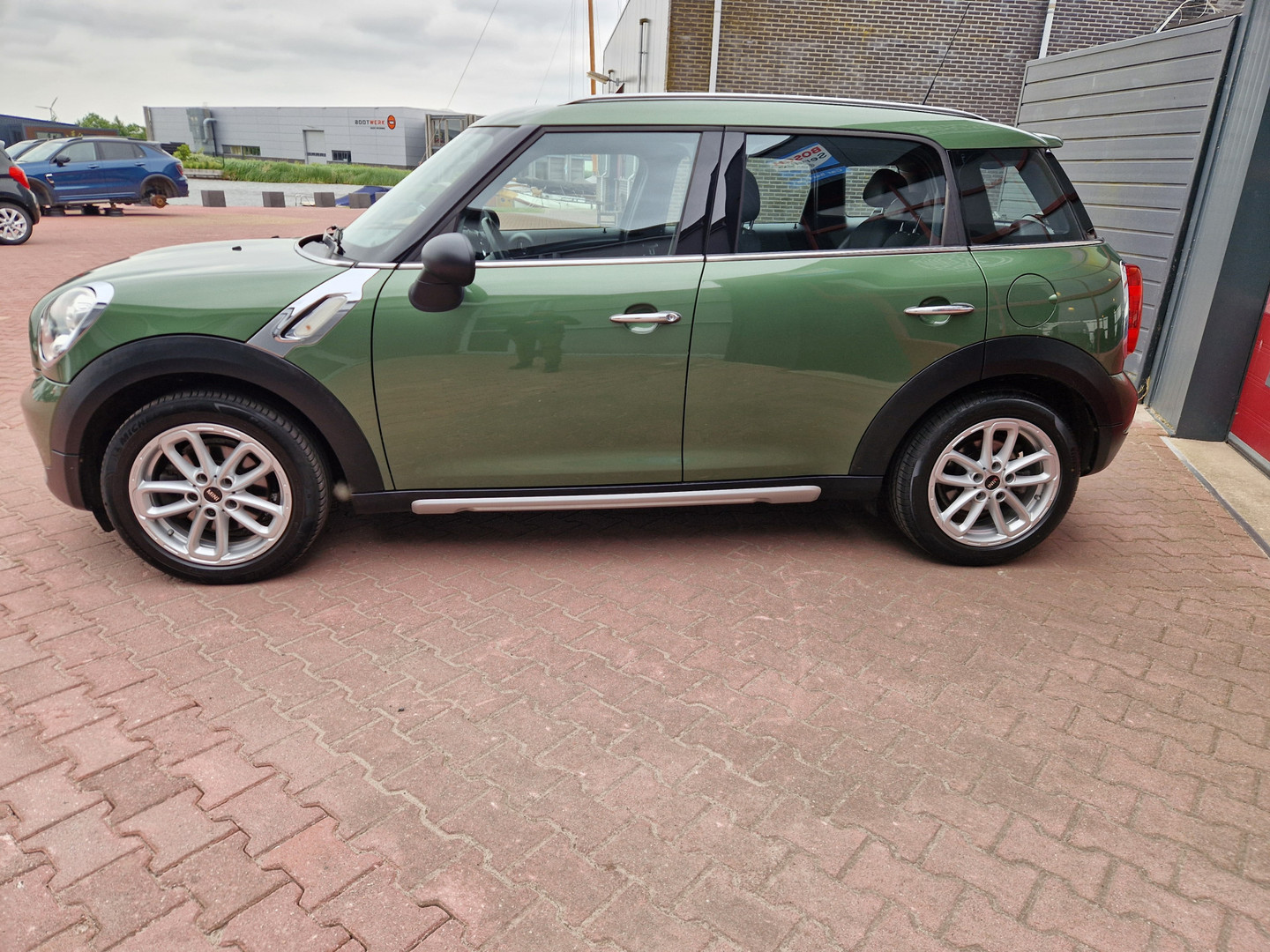 MINI