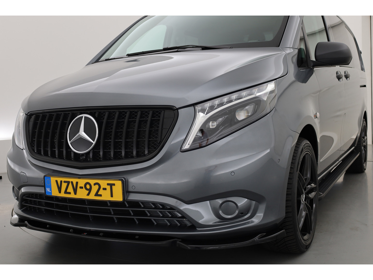 Mercedes-Benz Mercedes-Benz