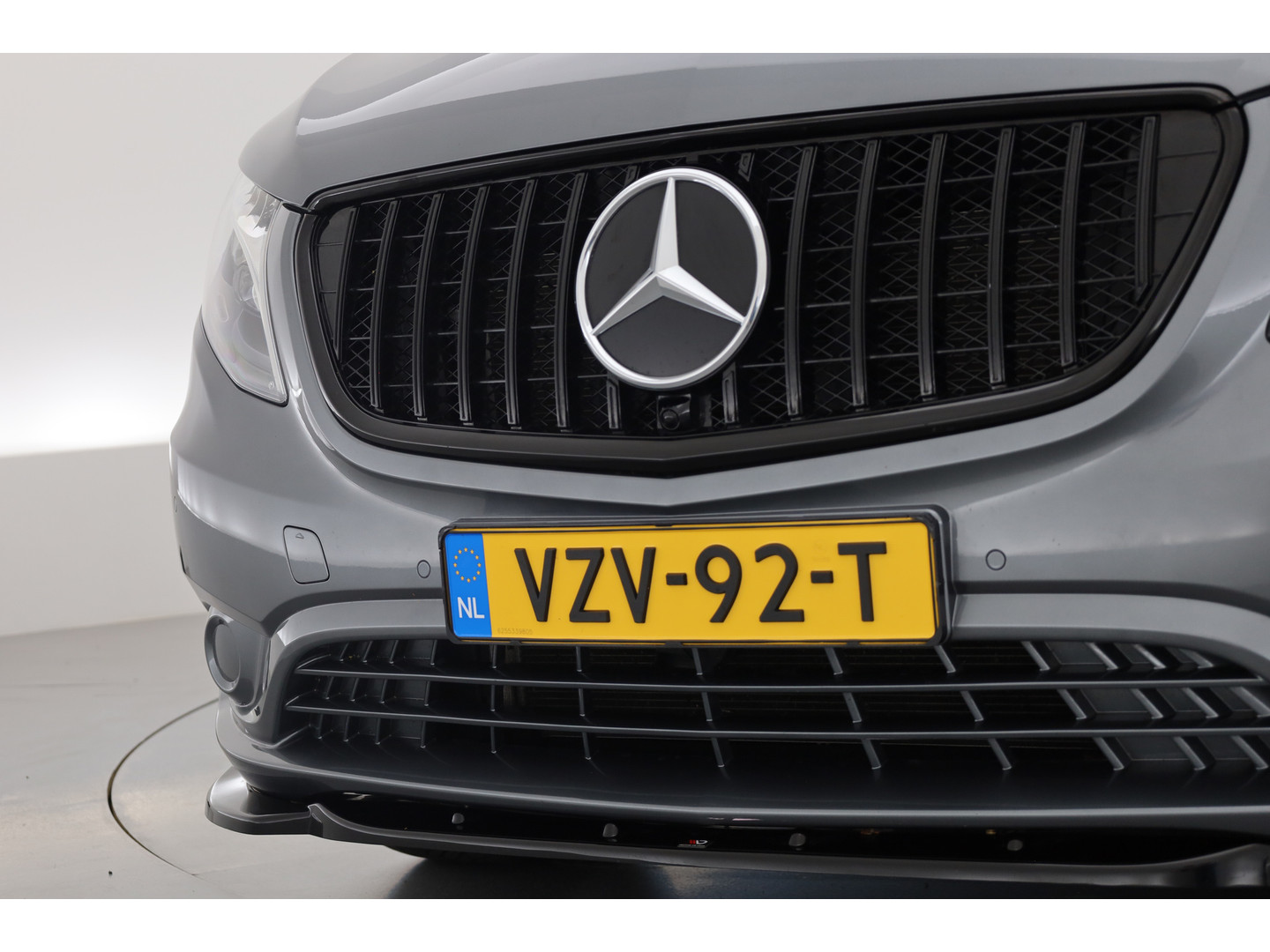 Mercedes-Benz Mercedes-Benz