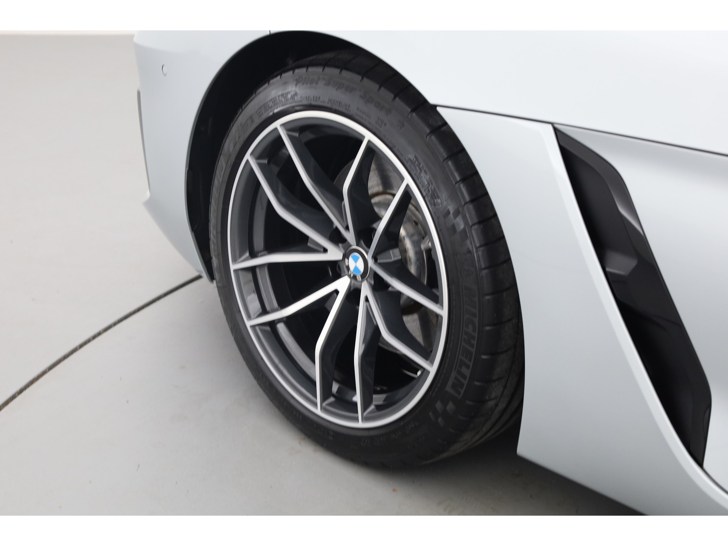 BMW BMW