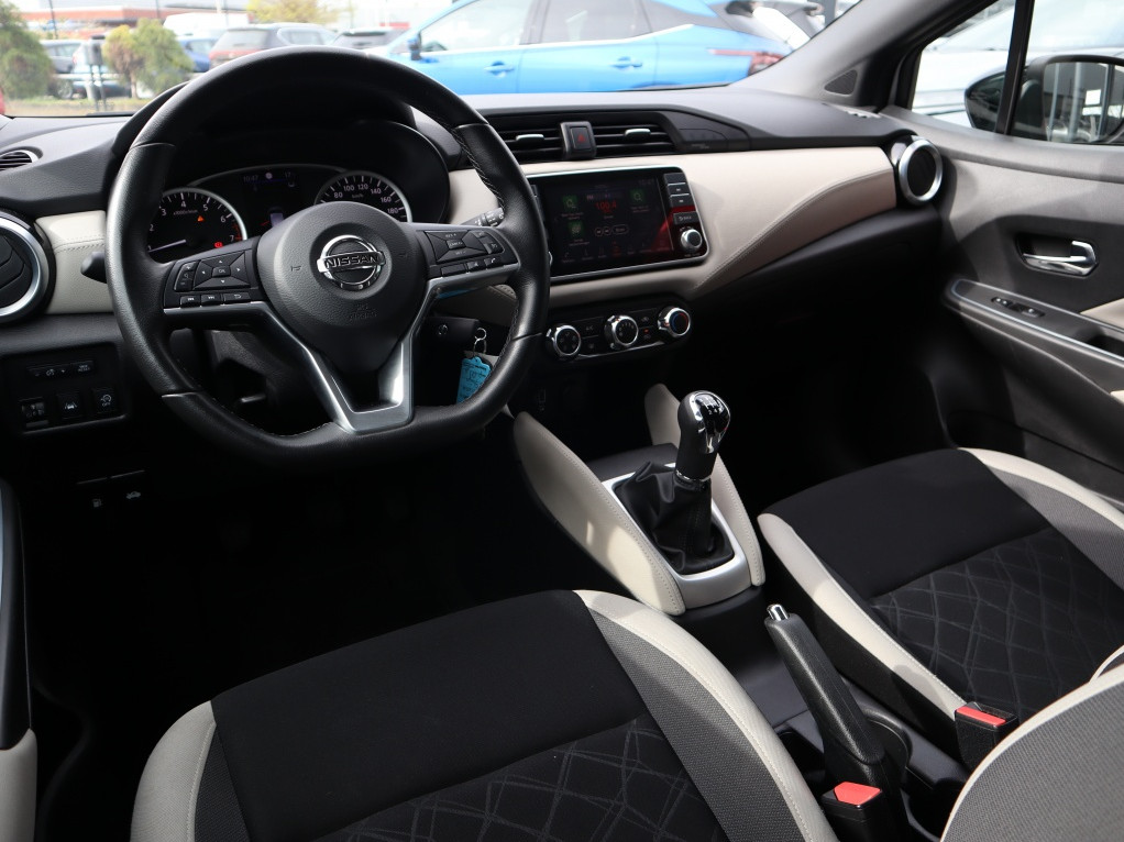 Nissan Nissan