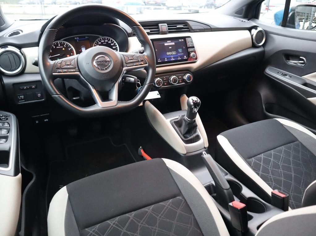 Nissan Nissan