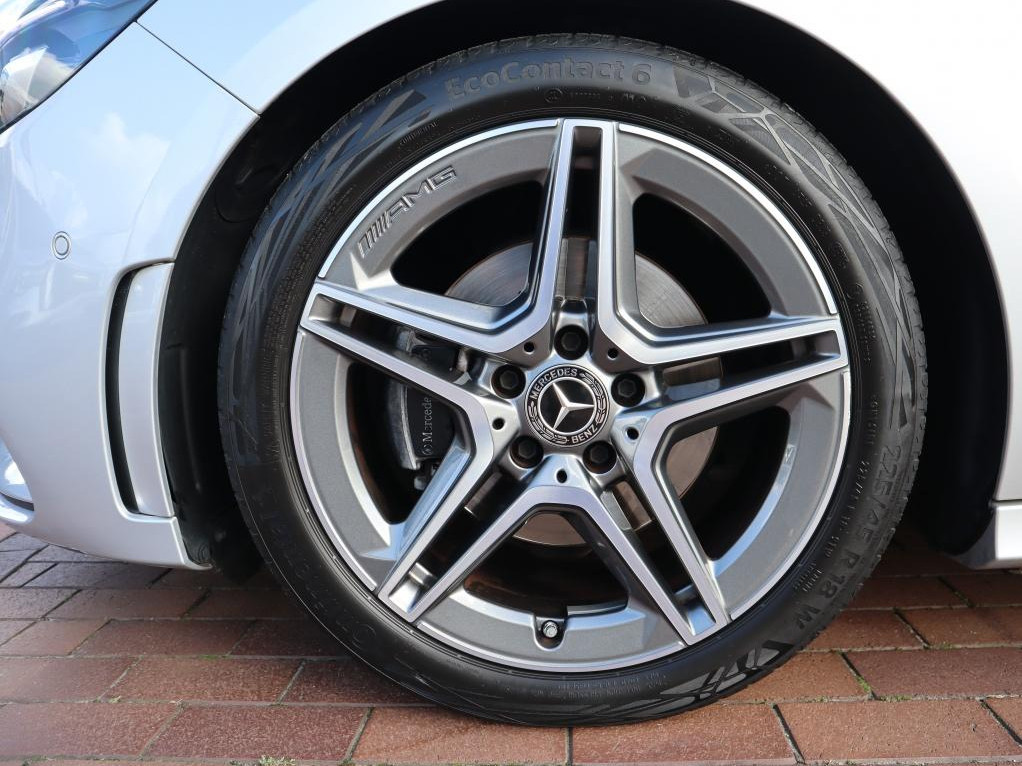Mercedes-Benz Mercedes-Benz