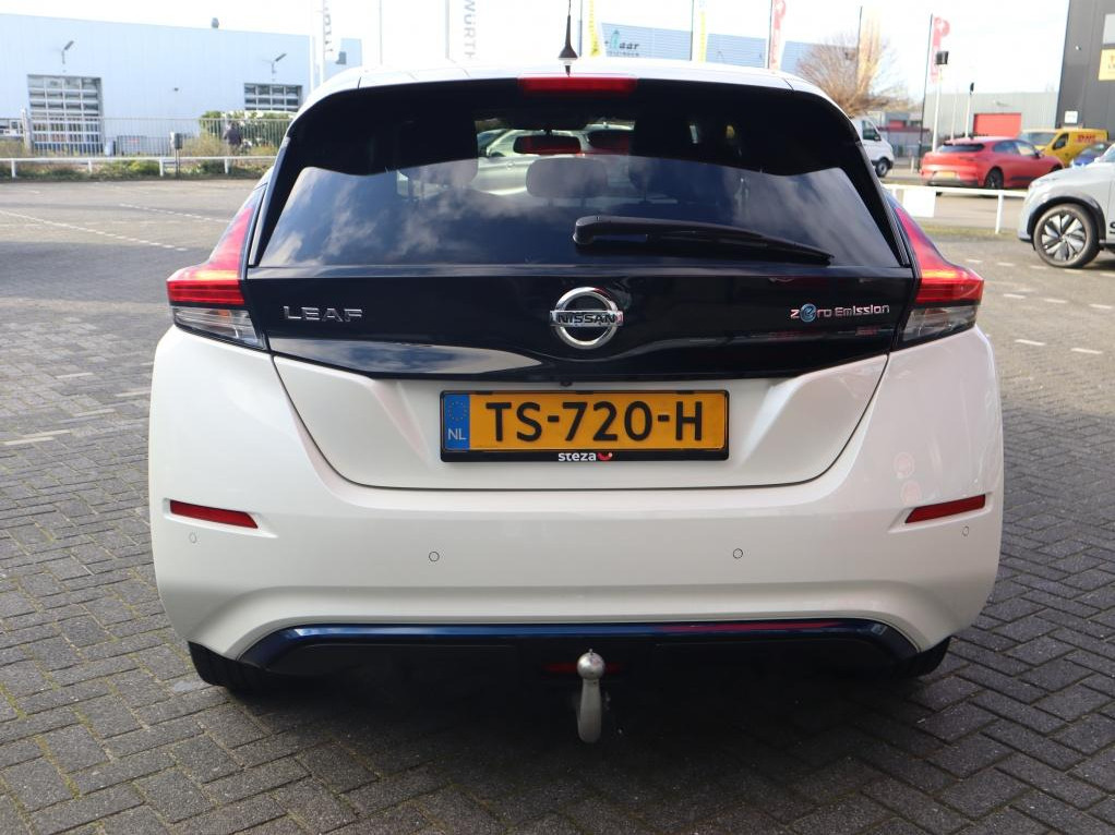 Nissan Nissan