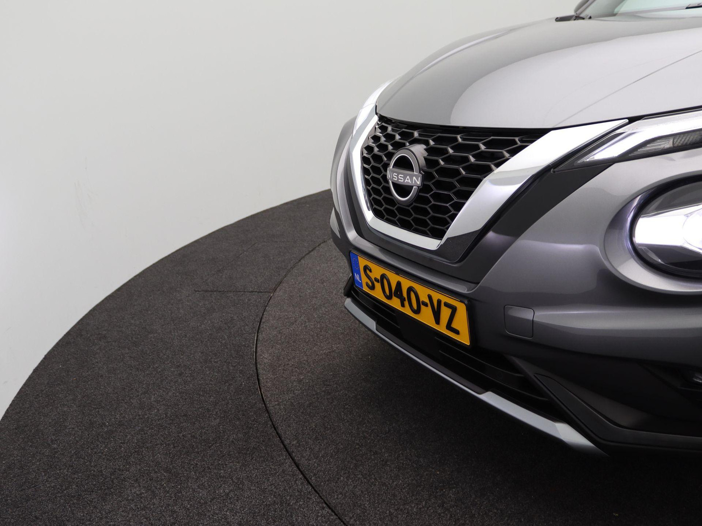 Nissan Nissan