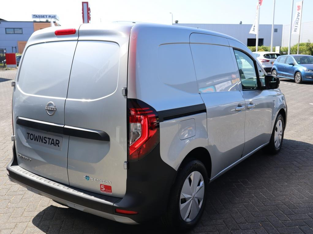 Nissan Nissan