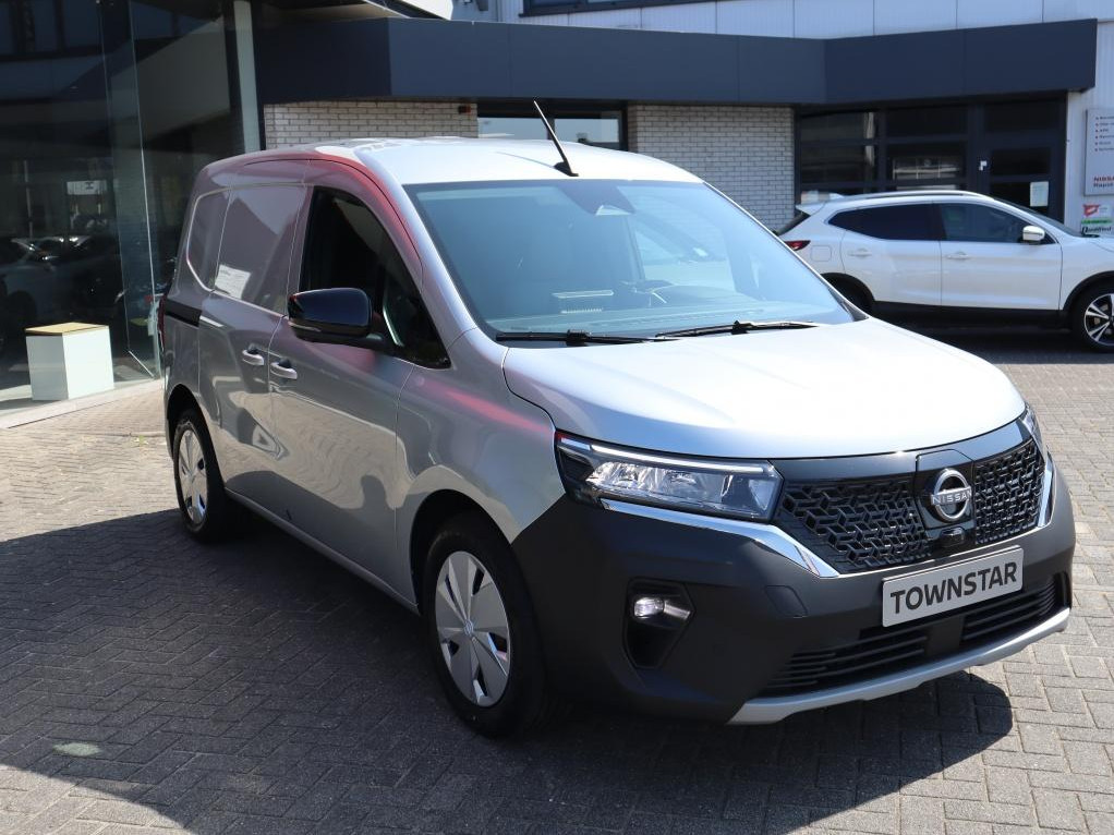 Nissan Nissan