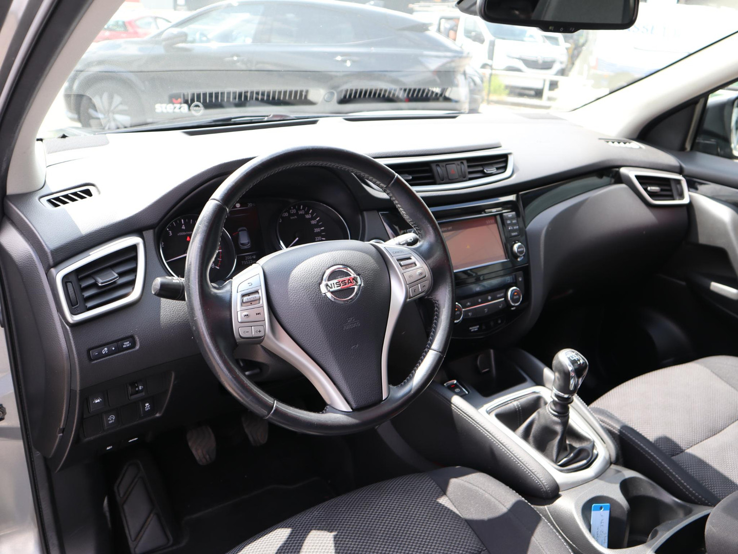 Nissan Nissan