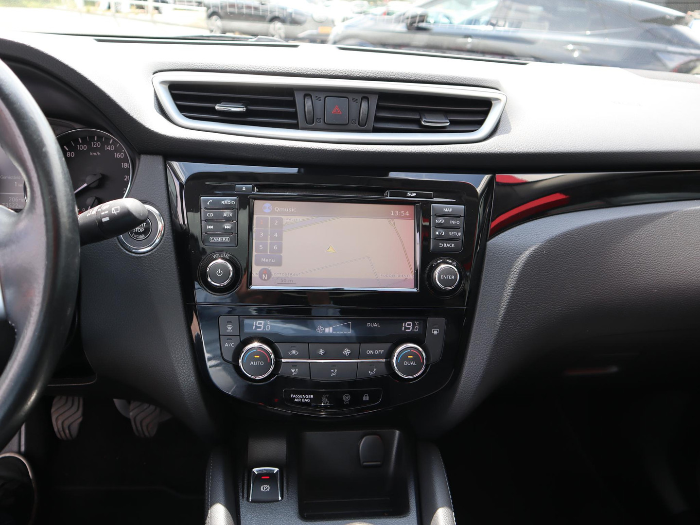 Nissan Nissan