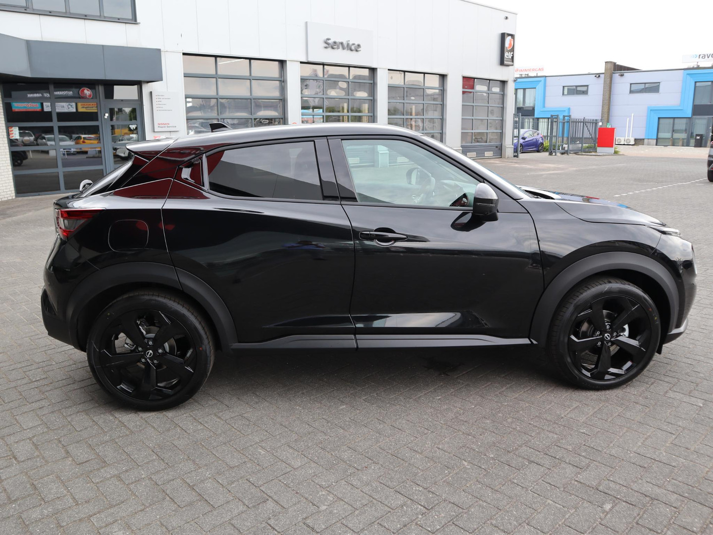 Nissan Nissan