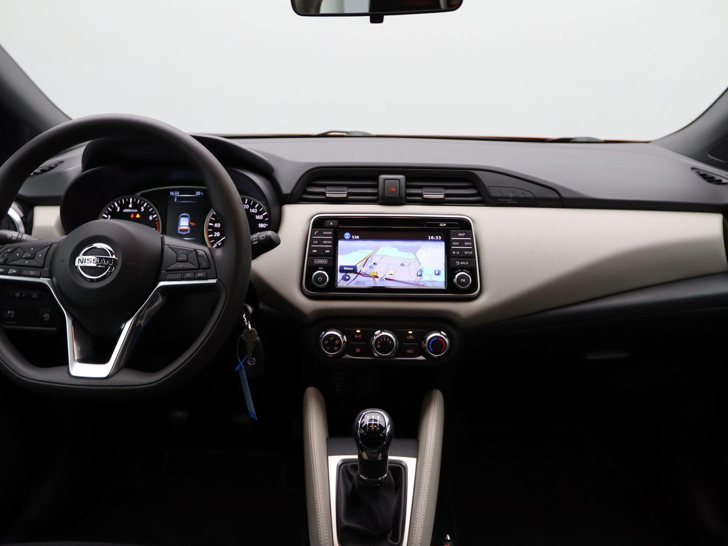 Nissan Nissan
