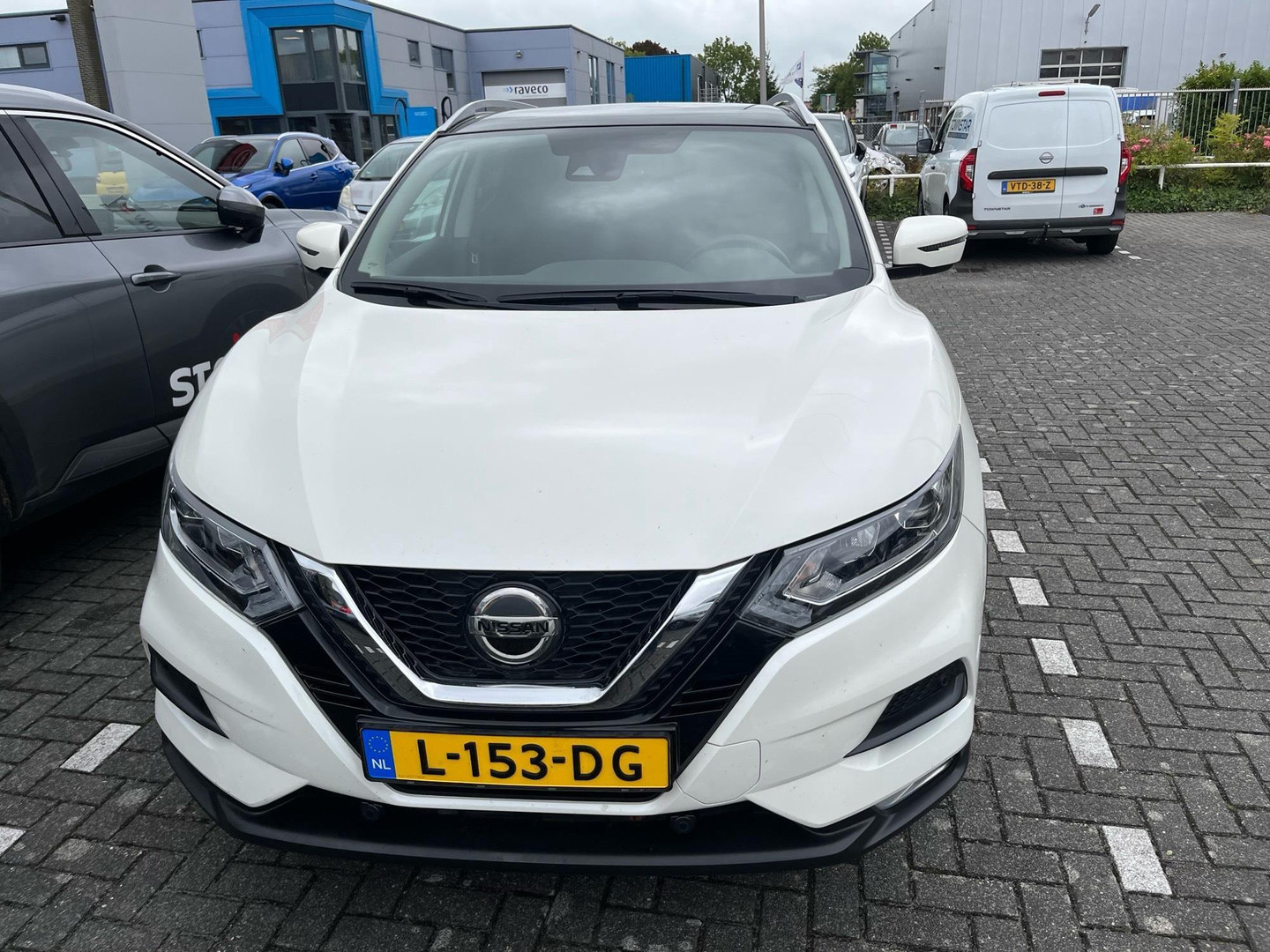 Nissan Nissan
