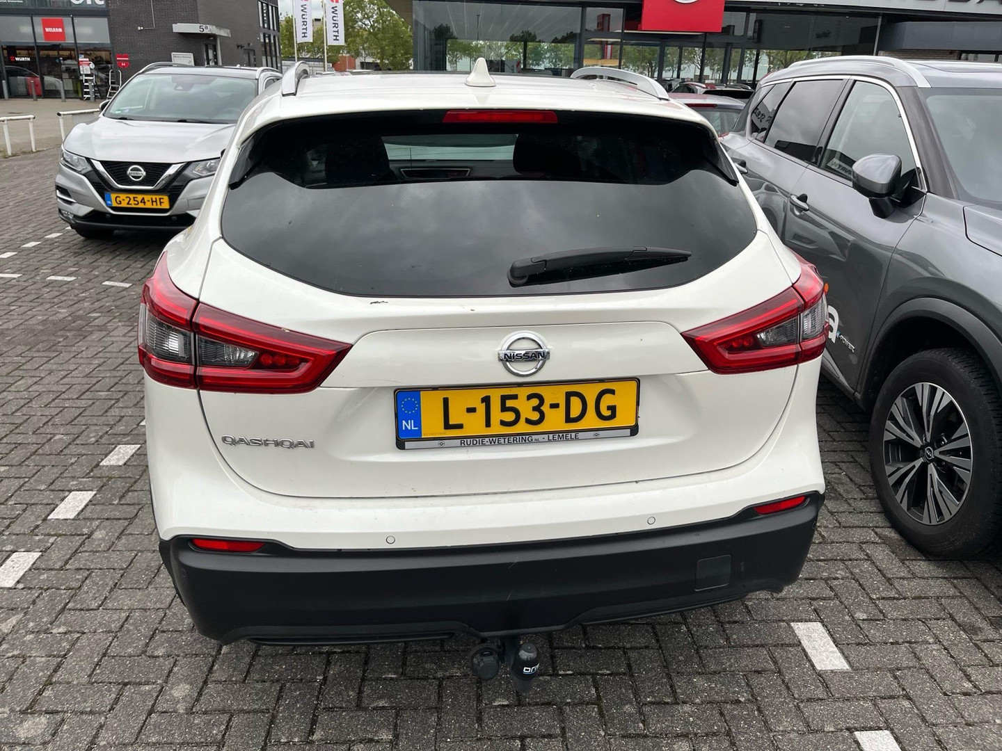 Nissan Nissan