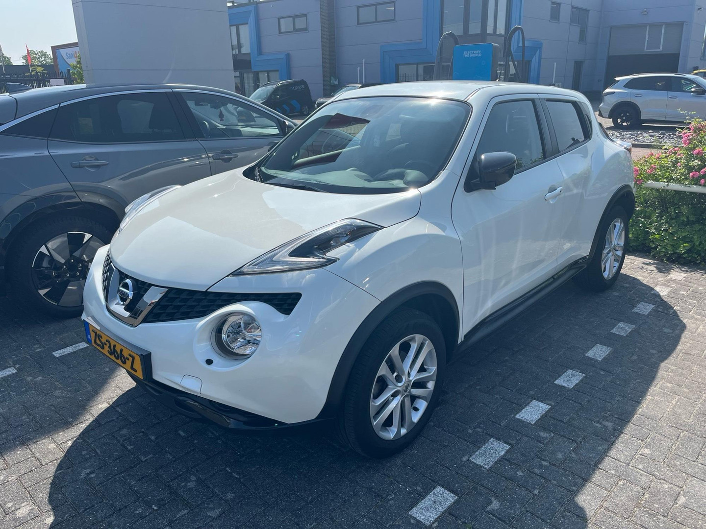 Nissan Nissan