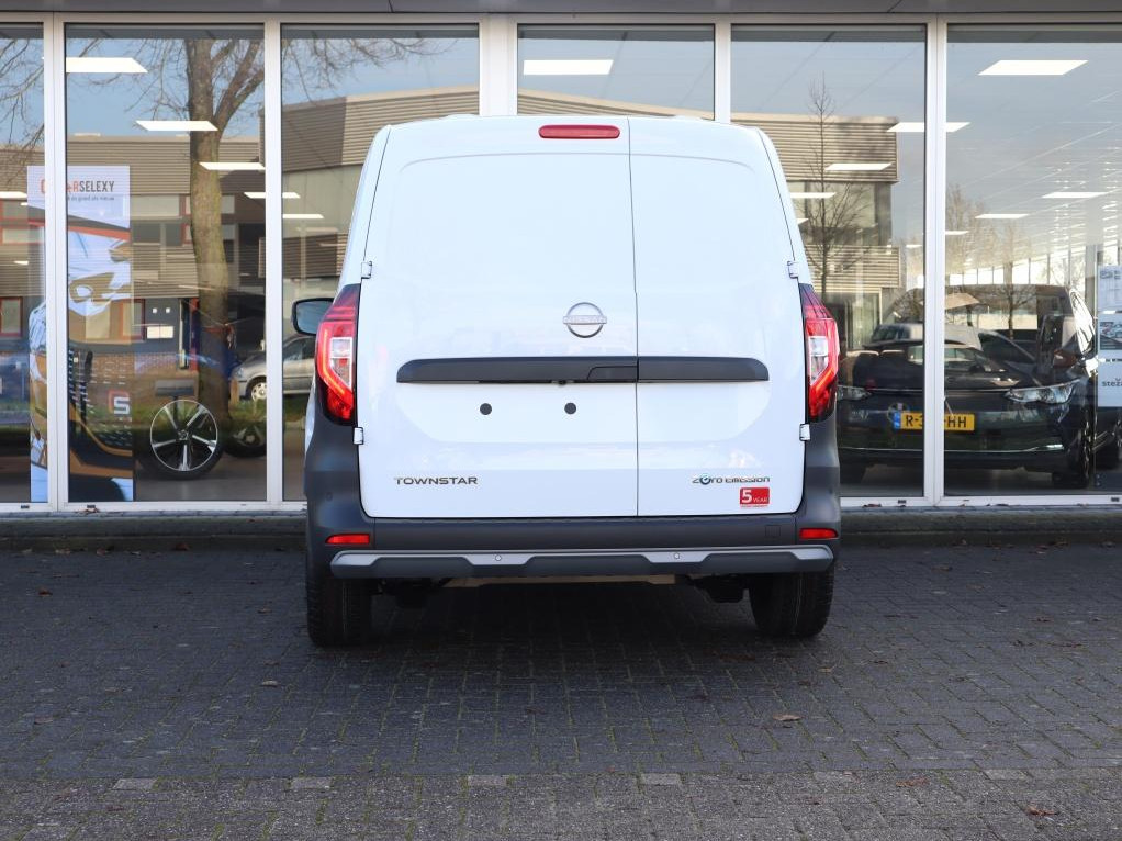 Nissan Nissan
