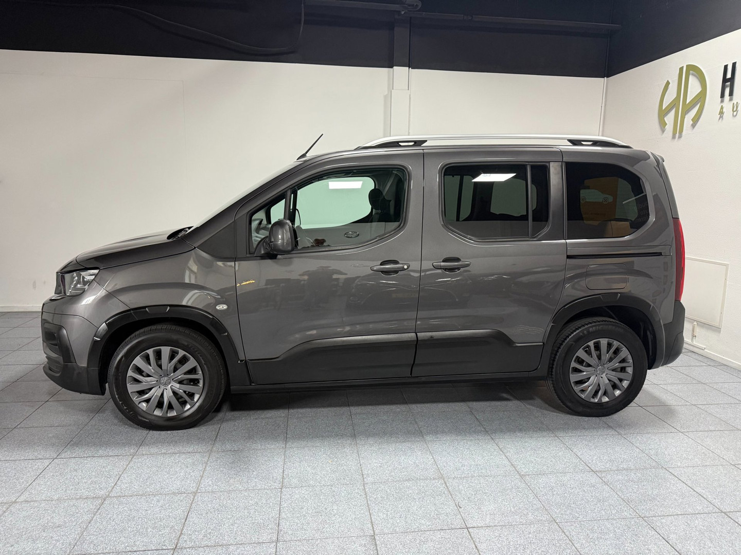 Peugeot Peugeot