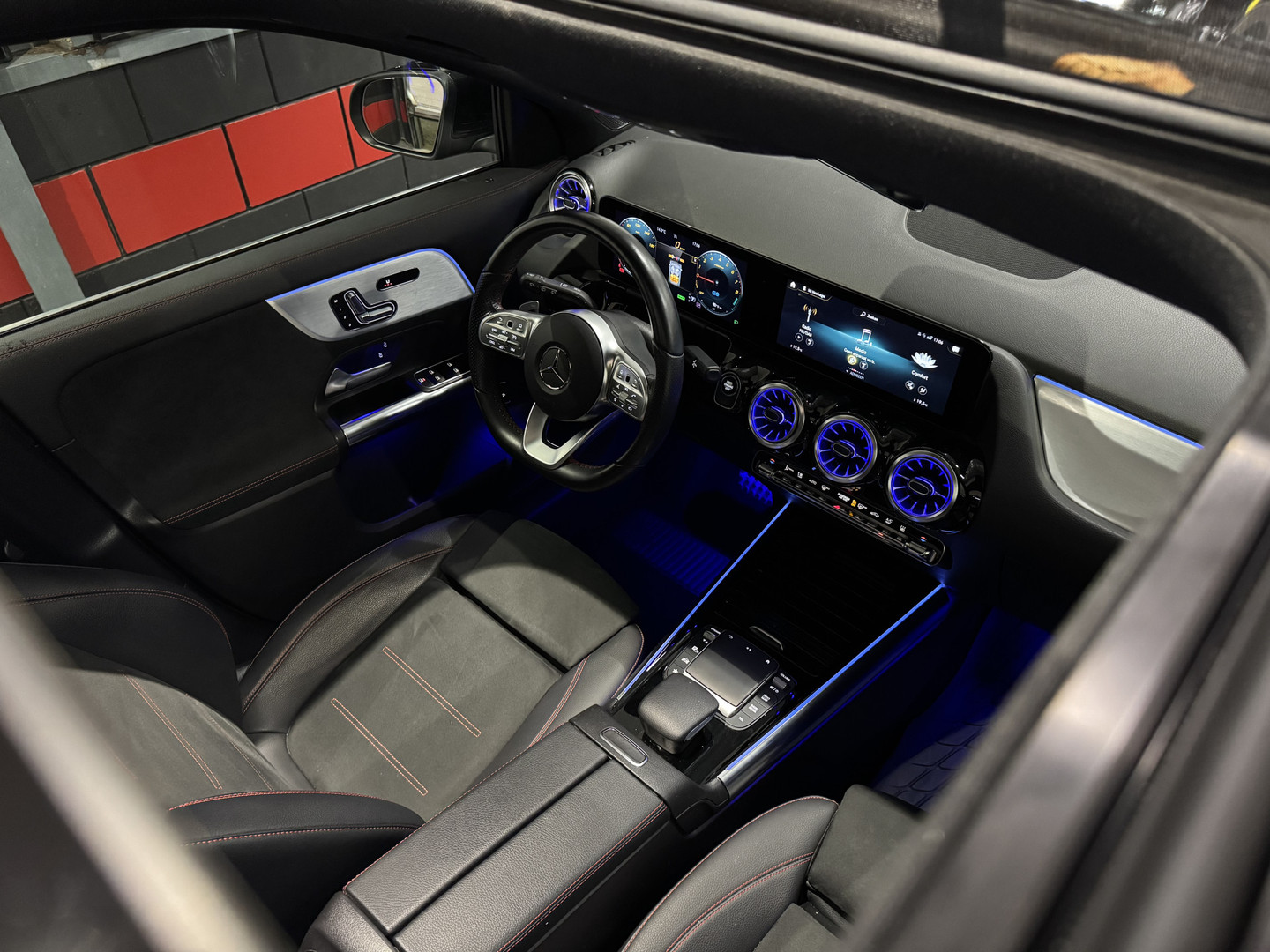 Mercedes-Benz Mercedes-Benz