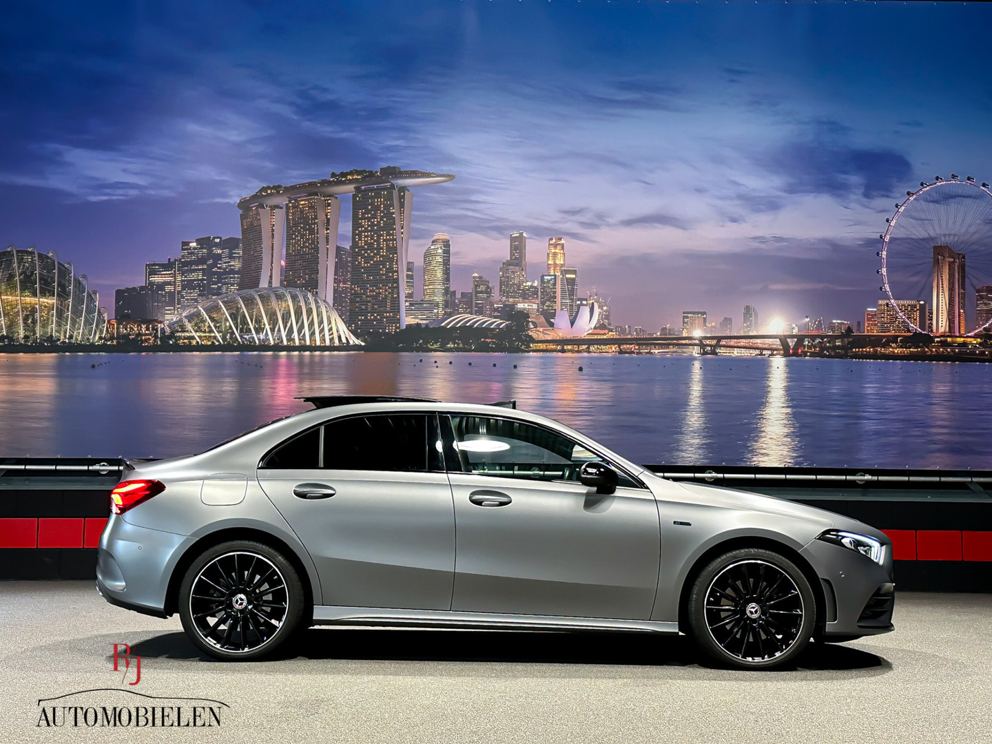 Mercedes-Benz Mercedes-Benz
