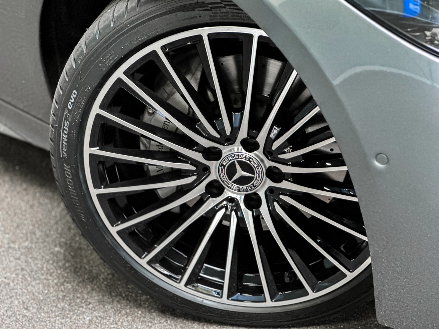 Mercedes-Benz Mercedes-Benz