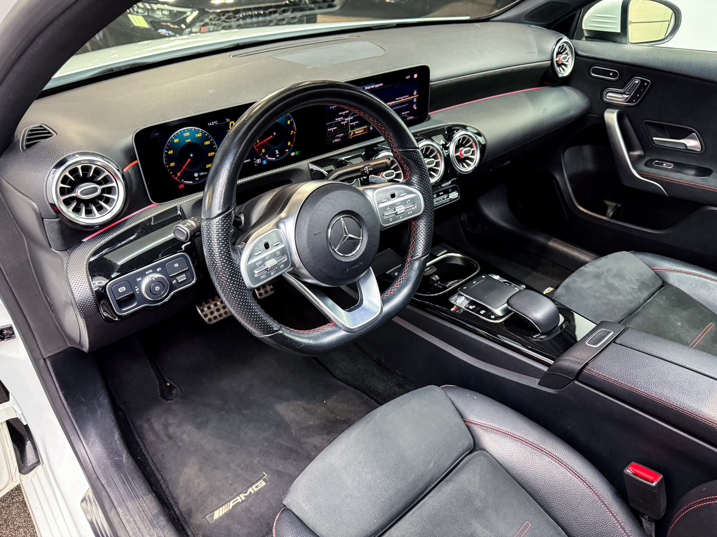 Mercedes-Benz Mercedes-Benz