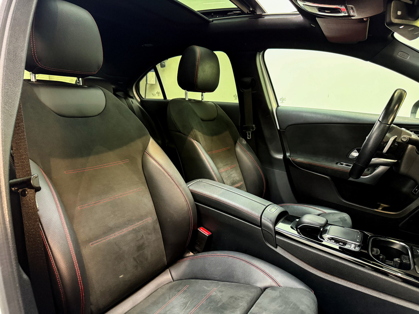 Mercedes-Benz Mercedes-Benz