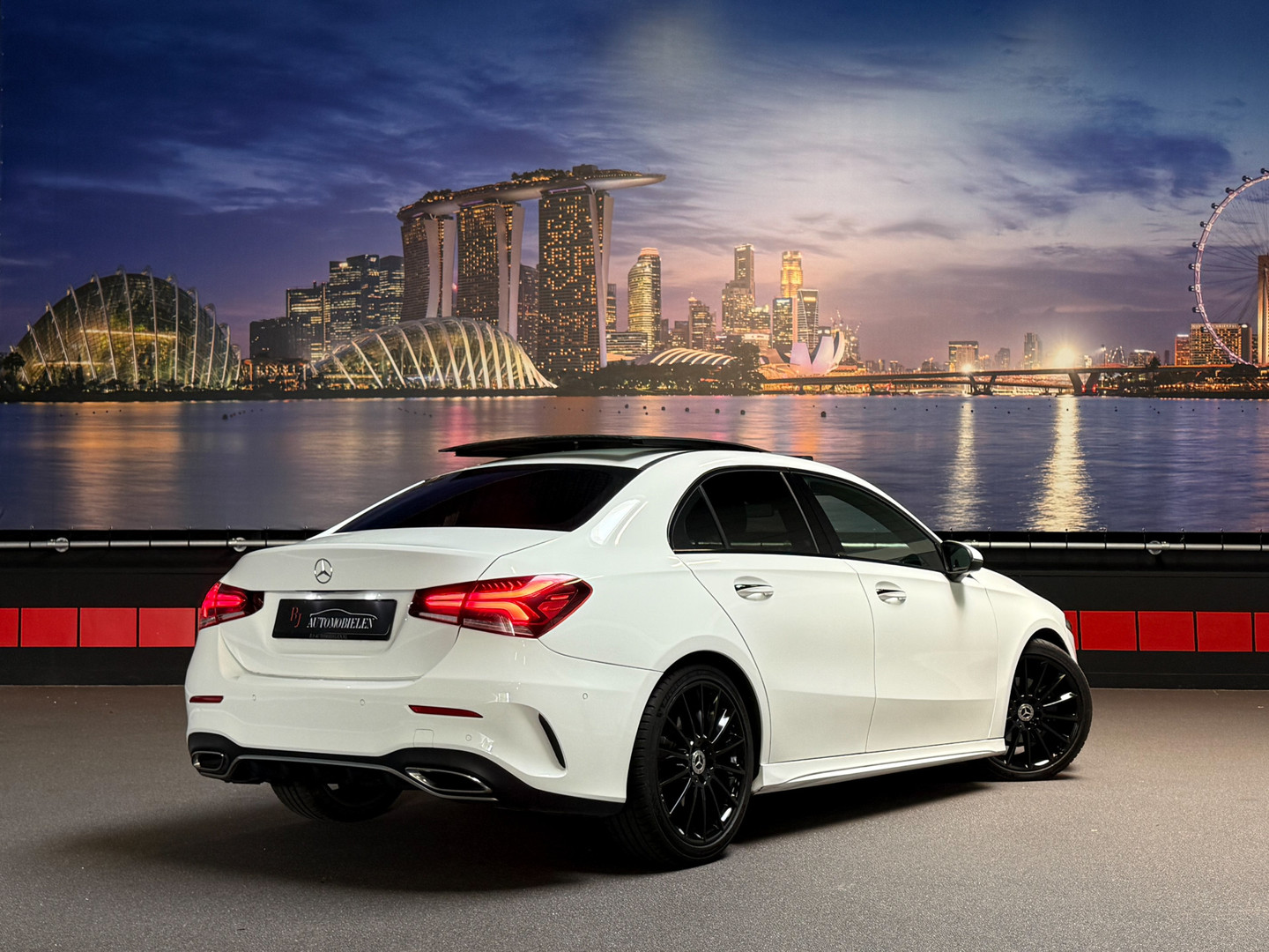 Mercedes-Benz Mercedes-Benz