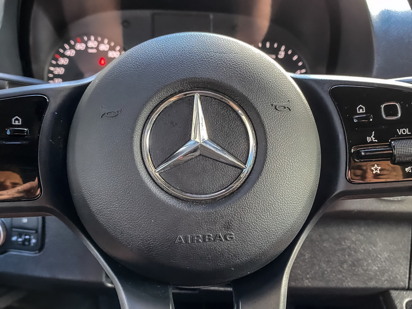 Mercedes-Benz Mercedes-Benz
