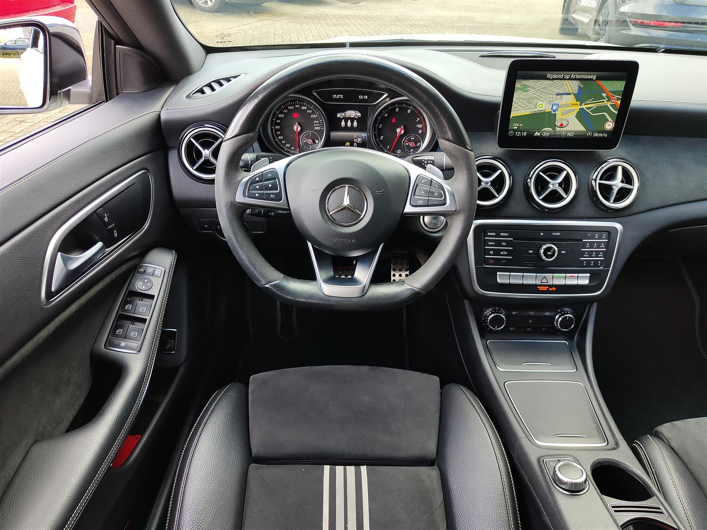 Mercedes-Benz Mercedes-Benz