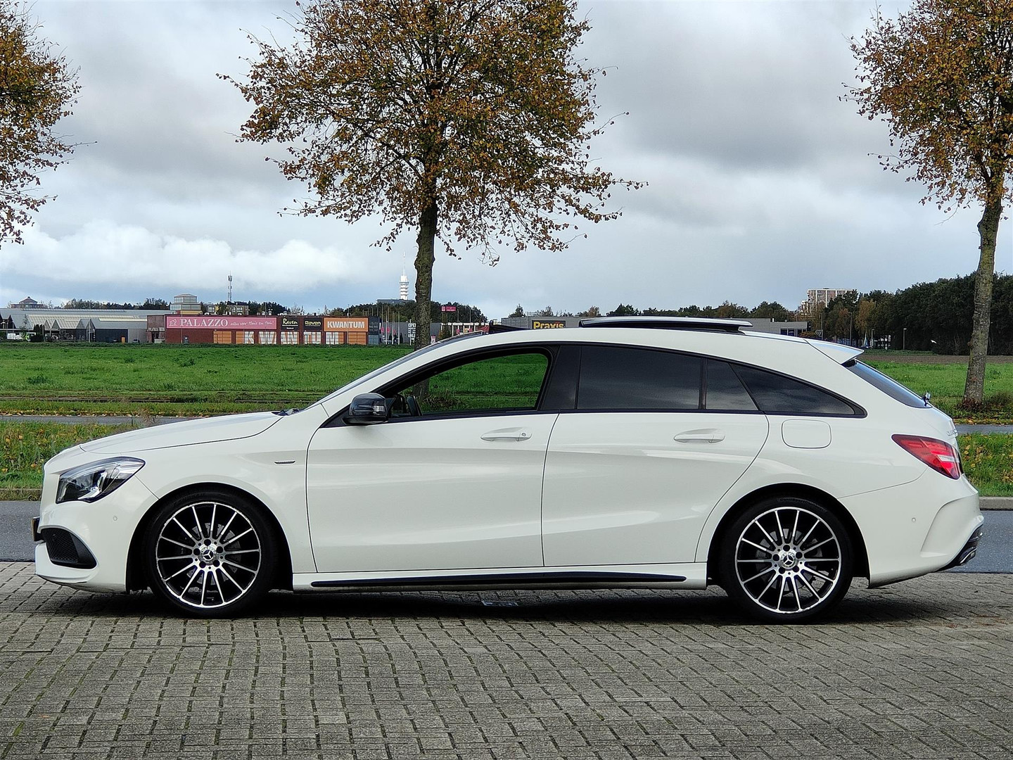 Mercedes-Benz Mercedes-Benz