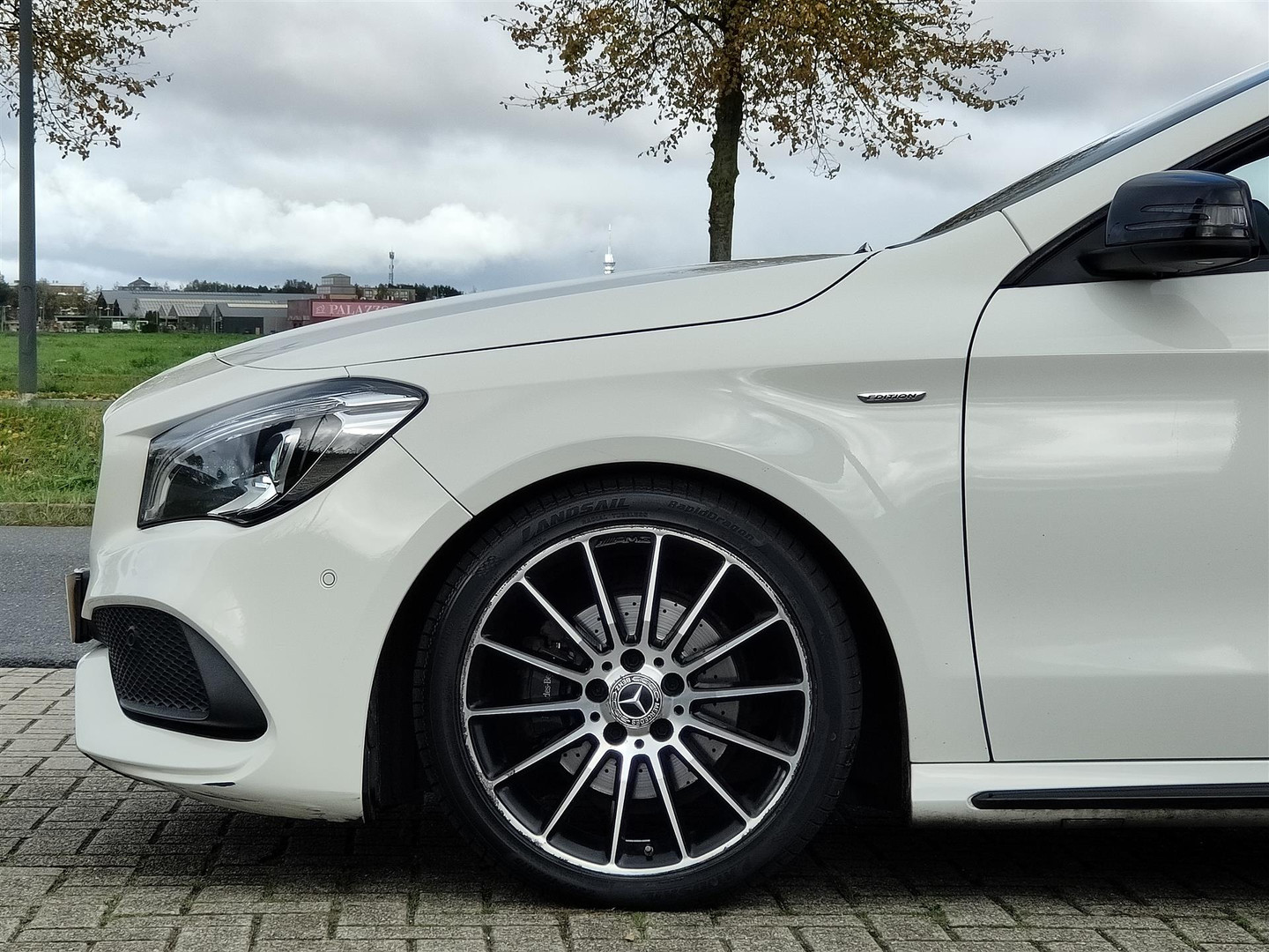 Mercedes-Benz Mercedes-Benz